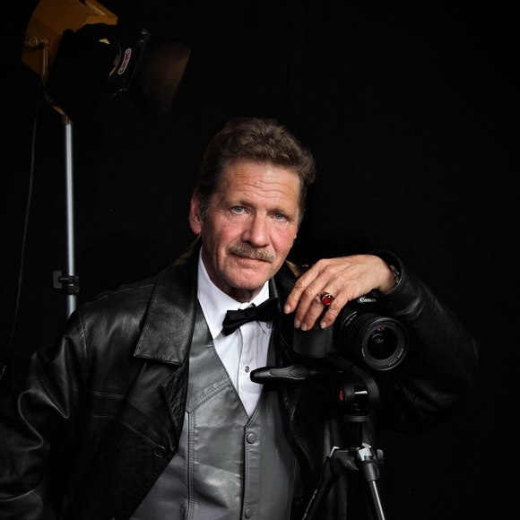 Meet your Posher, Jay - Picture 1 of 3